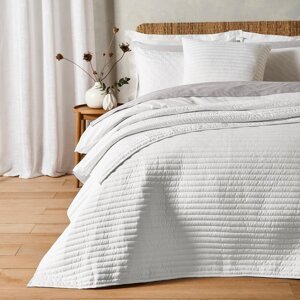 Bijeli prošiven prekrivač za bračni krevet 220x230 cm – Bianca