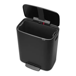 Mat crna željezna kanta za smeće s pedalom 60 l Bo – Brabantia