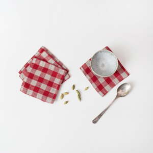 Crveni podmetači za čaše u setu 4 kom od tkanine Red Gingham – Linen Tales