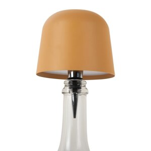 Oker žuta LED stolna lampa u obliku boce s metalnim sjenilom (visina 13 cm) Cone Hat LED – Leitmotiv